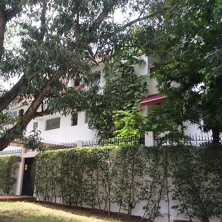 Residence Le Flamboyant Abidjan Esterno foto