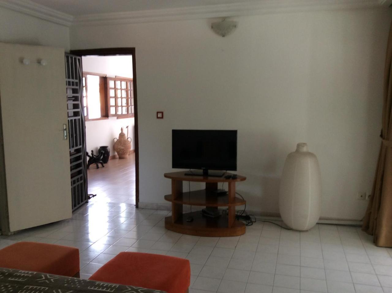 Residence Le Flamboyant Abidjan Esterno foto